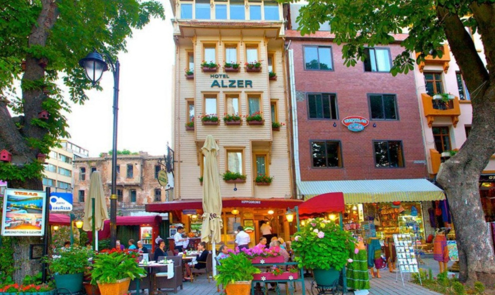 ALZER HOTEL